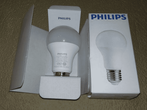 Вид на упаковку Xiaomi Philips LED Bulb